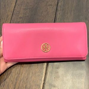 Tory Burch Robinson Envelope Continental Wallet